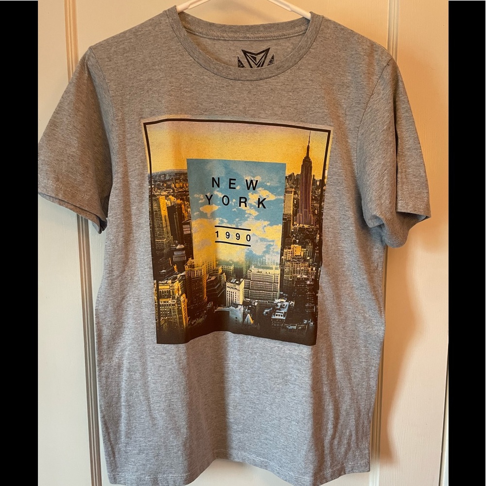 Univibe New York City 1990 T-shirt. Size XL